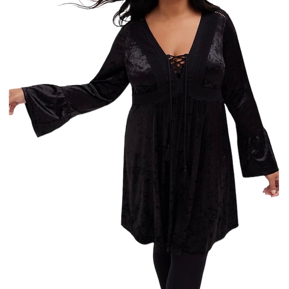 Torrid Plus Size 4 Black Lace Up Tassel Velvet Bell Sleeve Dress NWT